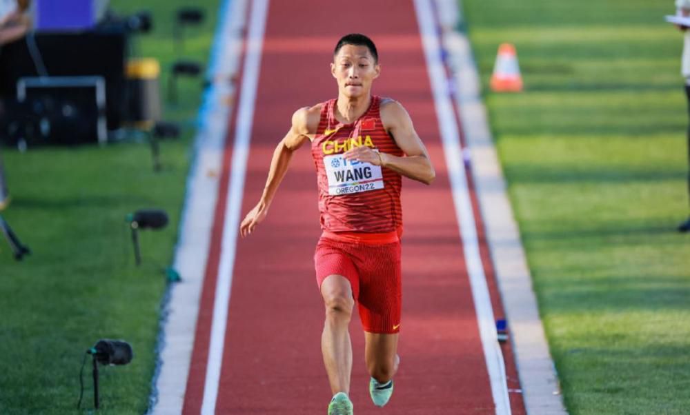 TheAthletic解析了切尔西目前的情况，波切蒂诺在不敌纽卡赛后，在发布会上展露了愤怒情绪。